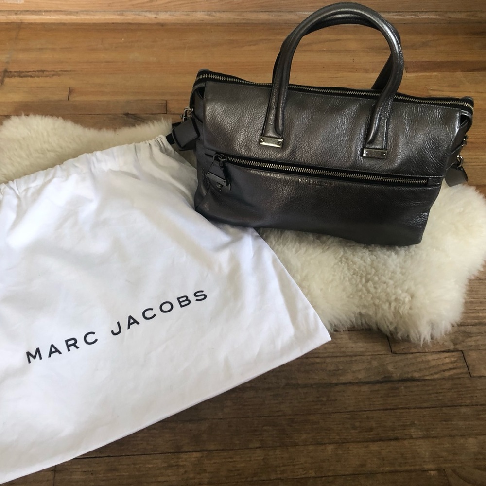 marc jacobs medium east/west leather tote silver - Picture 6 of 8